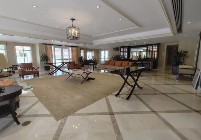 Building Photo - 20000 E Country Club Dr