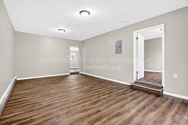 Building Photo - 10261 Imperial Dr