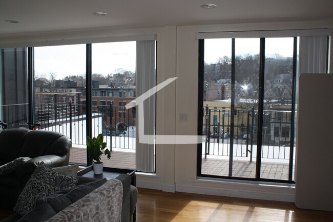 Primary Photo - Comfortable Luxury Apartment with Stunning...