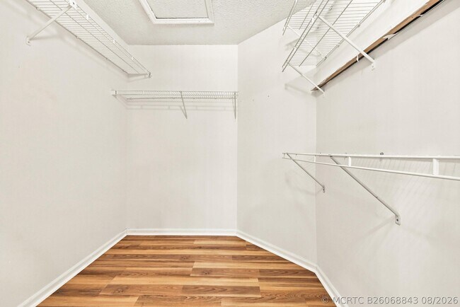 Building Photo - 10798 Cypress Bend Dr