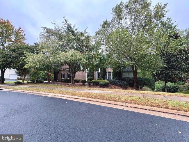 Building Photo - 1151 Fieldview Dr