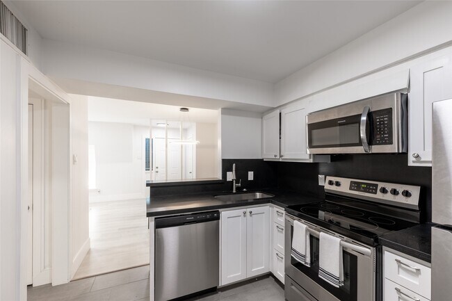 Building Photo - 2601 Marilee Ln