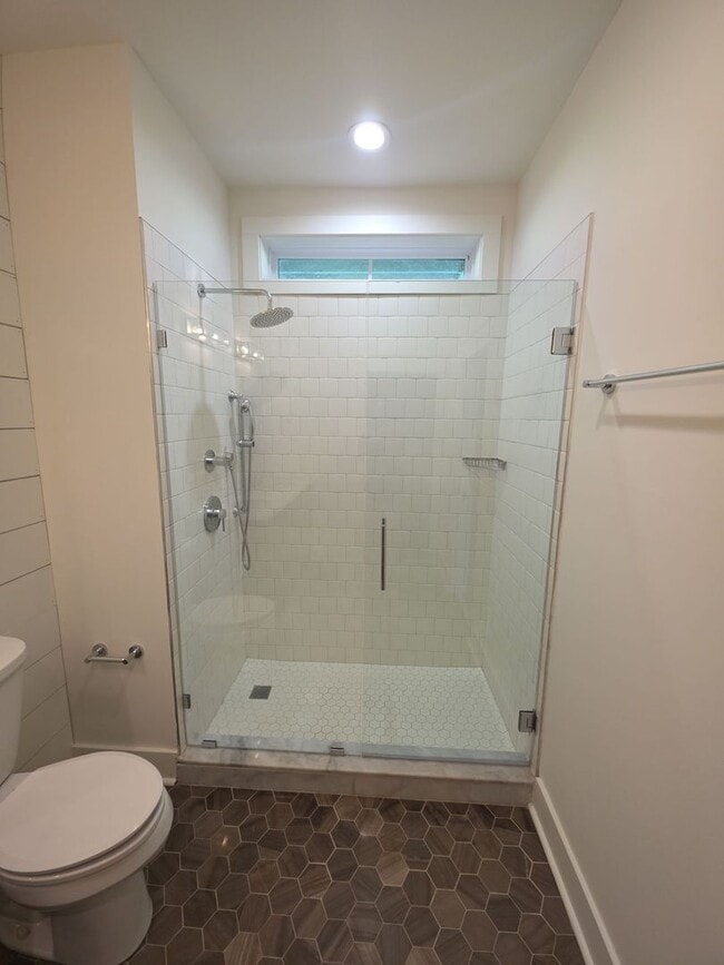 Building Photo - 4-Bedroom HOA Home with Pool Access Near Downtown Cookeville