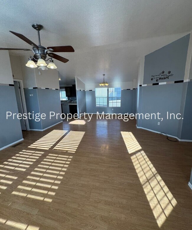 Building Photo - This 4/2 Vail Manufactured Home Is On A 1 Acre Lot!!!