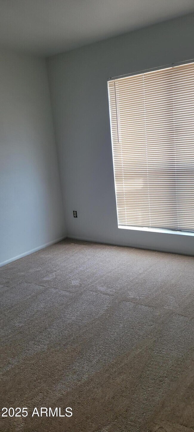 Building Photo - 3119 W Cochise Dr