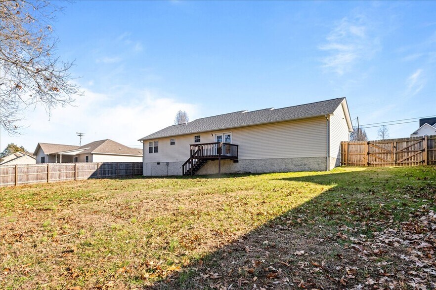 Building Photo - 259 Clover Cir