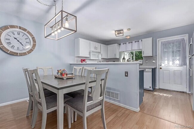 Building Photo - 4676 S Dillon Ct