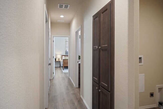 Building Photo - 3 Bed 2 Bath Brand New - Single level