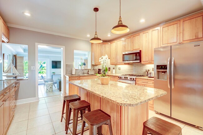 Building Photo - 411 26th St