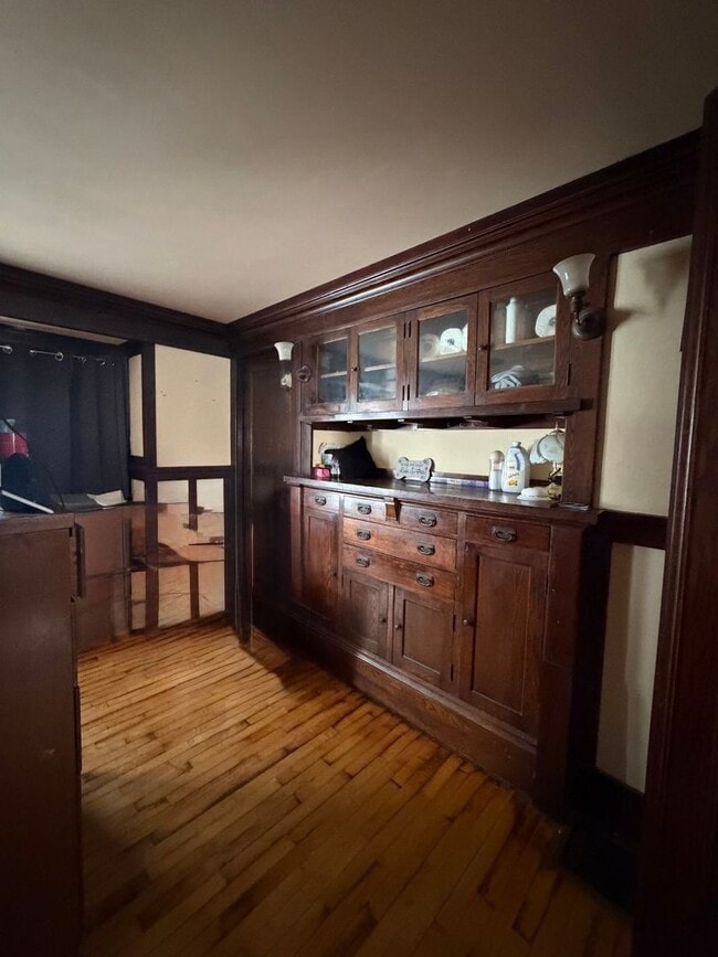 Building Photo - 607 2nd St