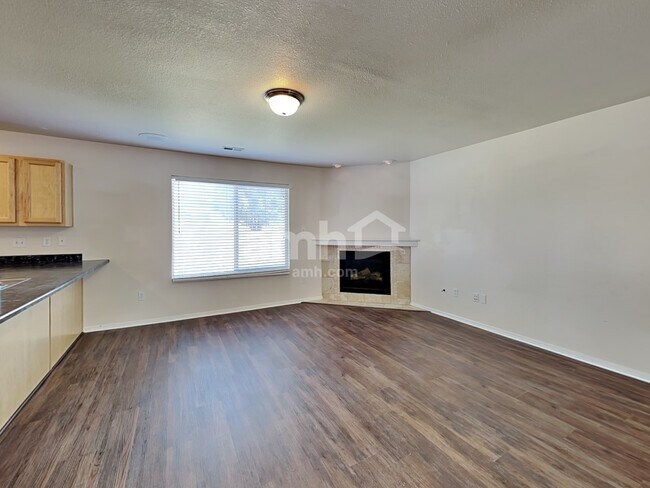 Building Photo - 1006 W 180 S