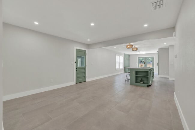 Building Photo - 1017 W Martin Luther King Dr