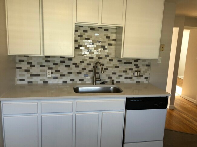 Building Photo - 3371 Sheridan Boulevard