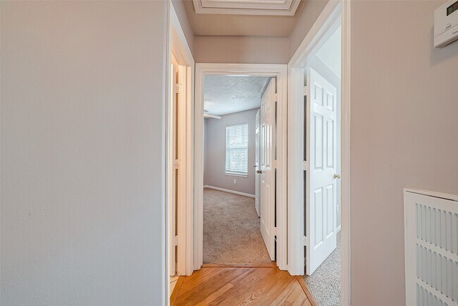 Building Photo - 206 Sydnor St