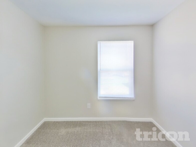 Building Photo - 2887 Beethoven Ave