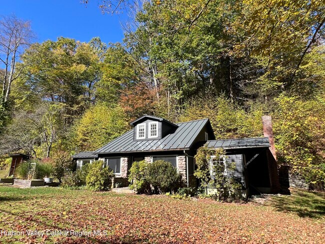 Primary Photo - 654 Watson Hollow Rd