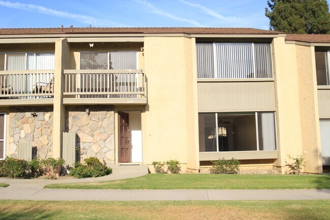Building Photo - For Rent: Upgraded 3-Bedroom Condo in Todd...