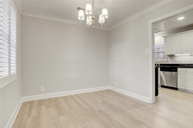 Building Photo - 4708 Mayfair St