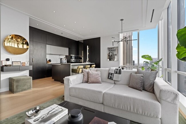 Building Photo - 14 W Superior St