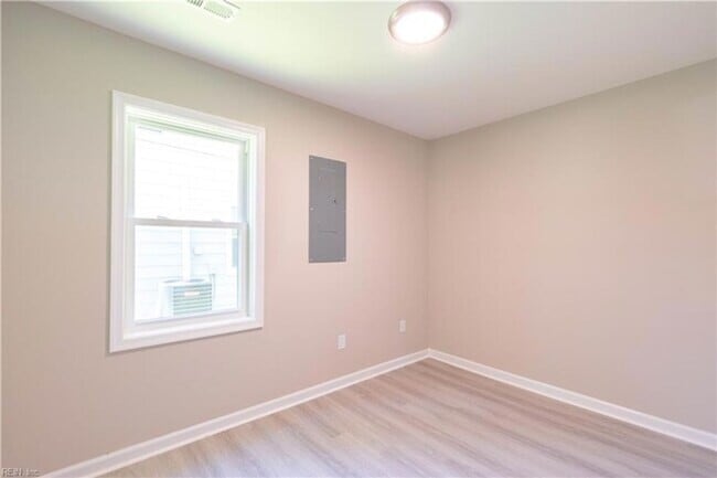 Building Photo - 55 Phelps Cir