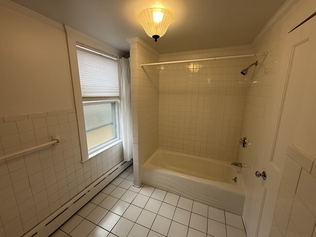 Building Photo - 22 Sweetser St