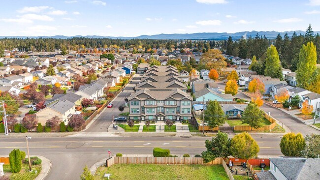 Building Photo - Rainier View Court Townhomes - Contemporar...