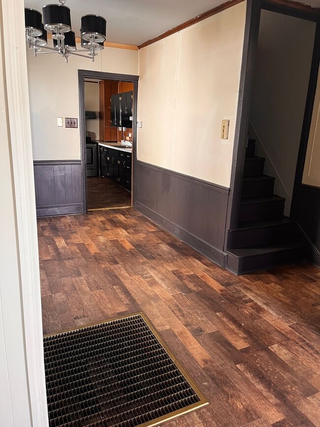 Building Photo - Spacious 3-Bedroom Home for Rent in Columb...