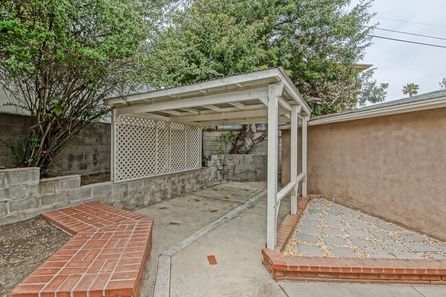 Building Photo - 7866 Flight Ave