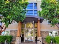Building Photo - Stunning 2 Bed 2 Bath Penthouse Condo in Los Altos.  Great Schools and Location!