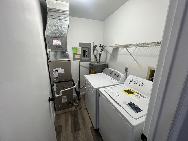 Building Photo - renovated 2-story Crestwood Condo! Situated in this great community is this wonderful 2-bedroom 1...