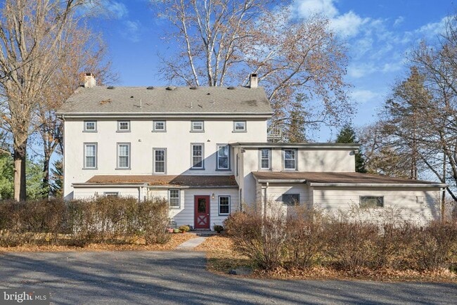 Building Photo - 1138 E Schuylkill Rd