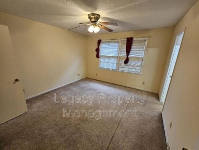 Building Photo - 514 Peele St