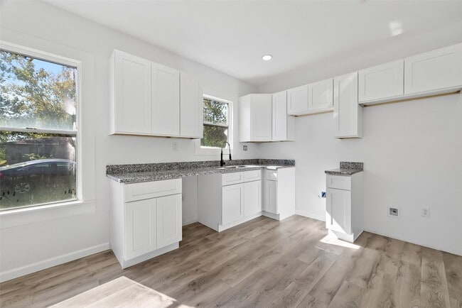 Building Photo - 301 E 3rd St