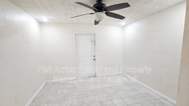 Building Photo - 2526 Edmond Cir