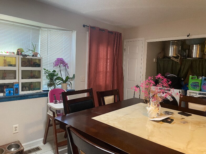 Building Photo - 8128 Washington St