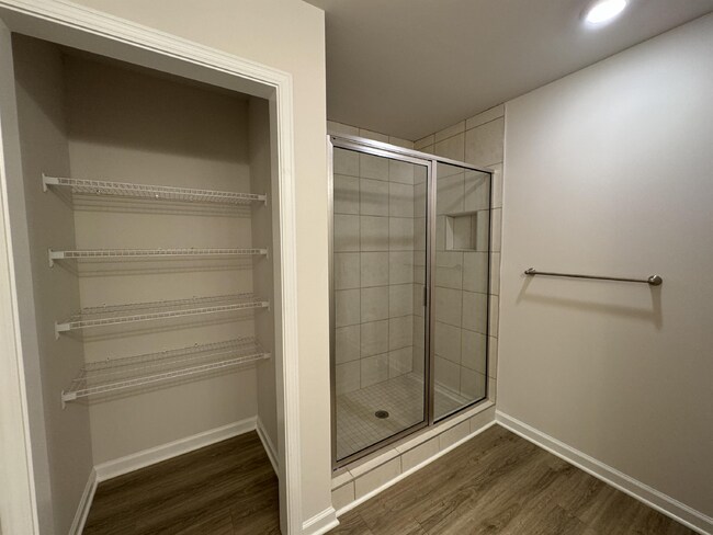 Building Photo - LIKE NEW, 3 bed 2 bath Townhome in Lula!