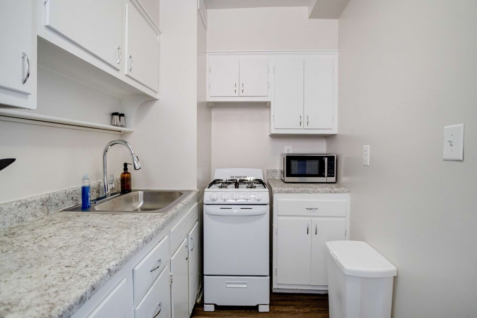 Building Photo - 112 W University Pkwy