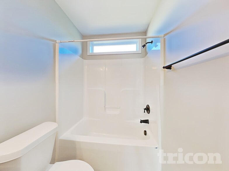 Building Photo - 70 Dropseed Ln