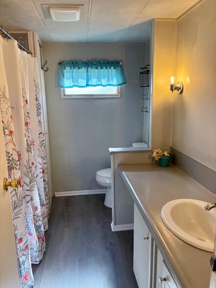 Building Photo - 3017 Saralake Blvd