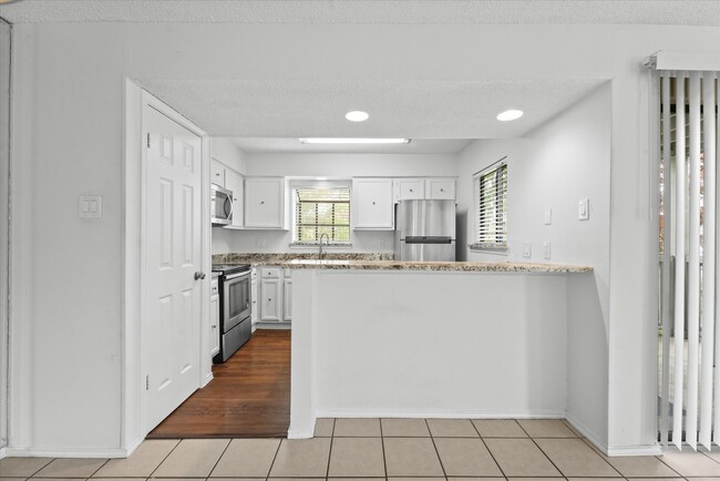 Building Photo - 15151 Berry Trl