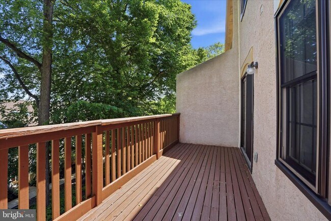 Building Photo - 706 Andover Ct
