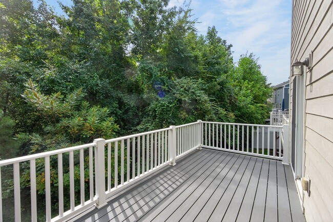Building Photo - 949 Centurion Cir