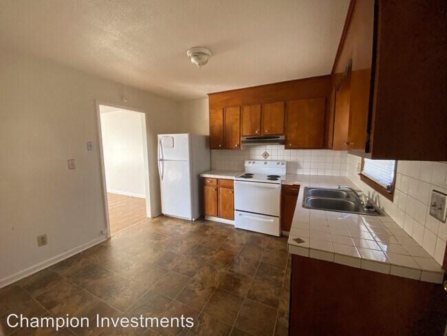Building Photo - 622 Margrace Rd