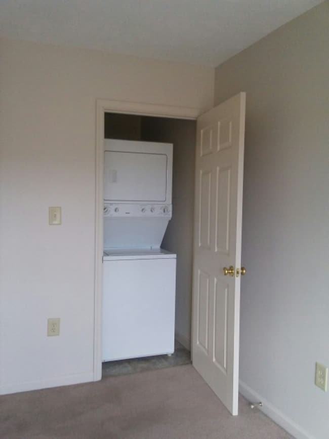 Building Photo - Townhouse located at The Pinnacle