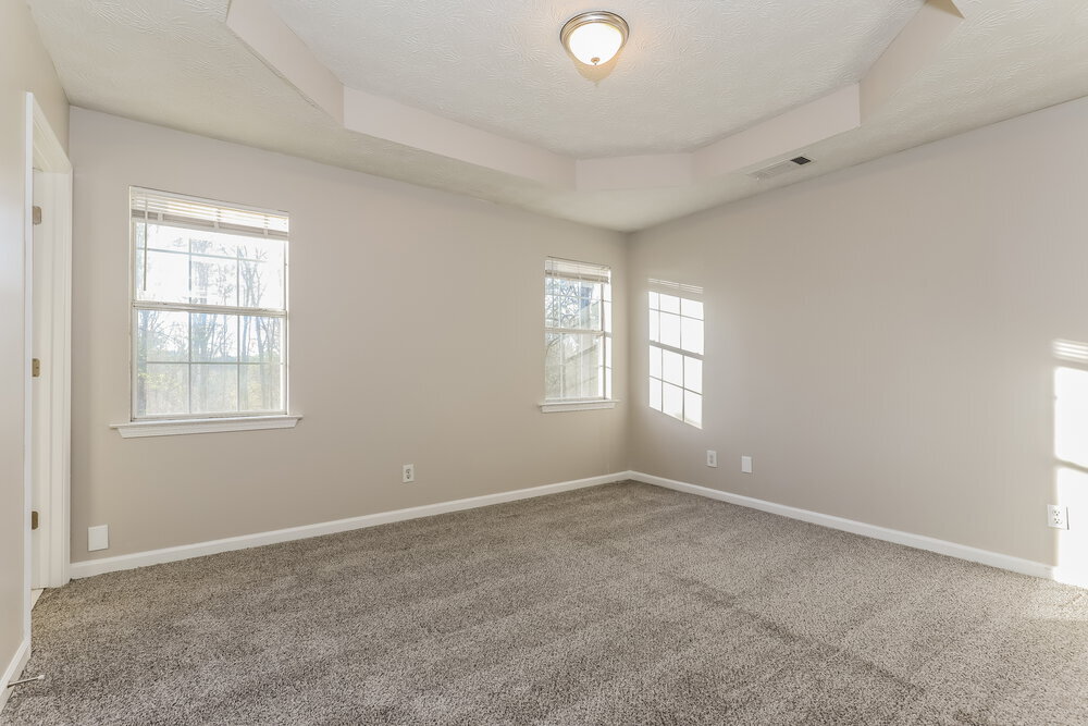 Building Photo - 320 Laurel Ln