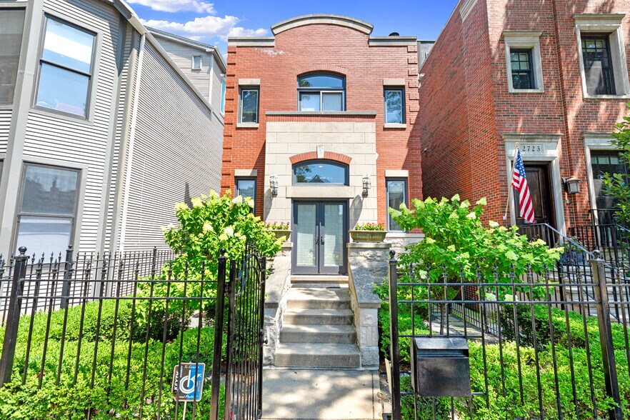Primary Photo - 2725 N Magnolia Ave