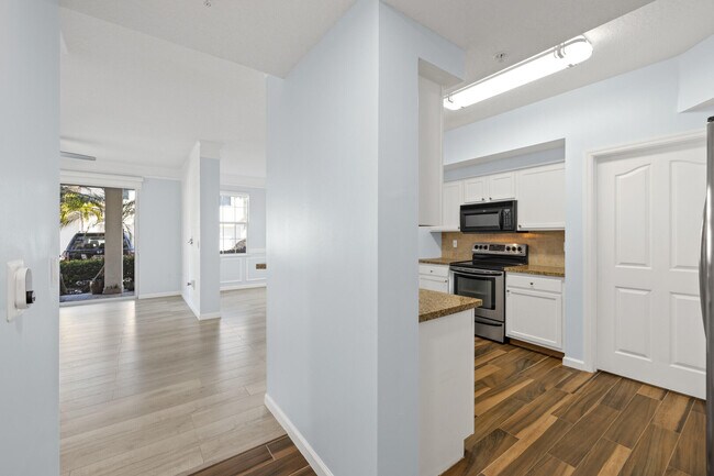 Building Photo - 225 Murcia Dr