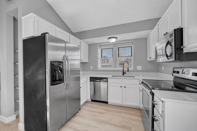 Building Photo - 16934 E Whitaker Dr