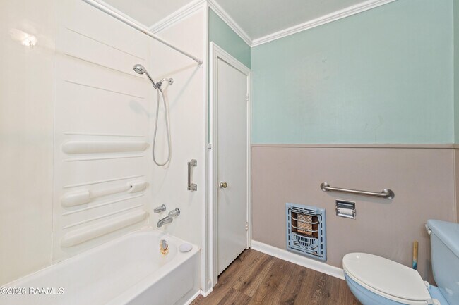 Building Photo - 416 W St Paul St