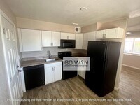 Building Photo - 1021 N 28th St